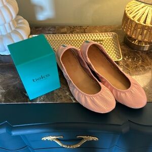 Cotton candy pink Tieks